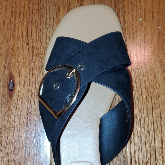 Sandals - Picture 2 of 5